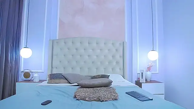 JoannaCox online show from November 4, 7:24 pm