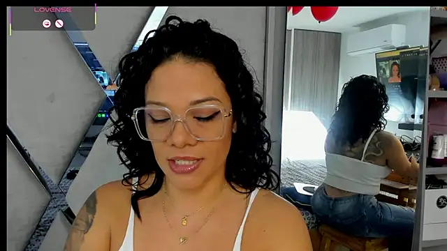 paula daniela1 online show from February 24, 9:31 pm