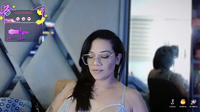 paula daniela1 online show from October 27, 9:30 pm