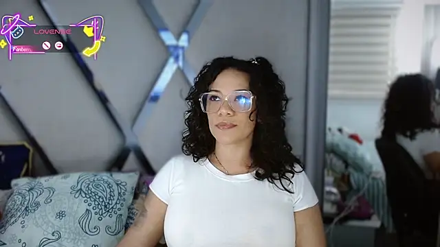 paula daniela1 online show from November 25, 9:37 pm