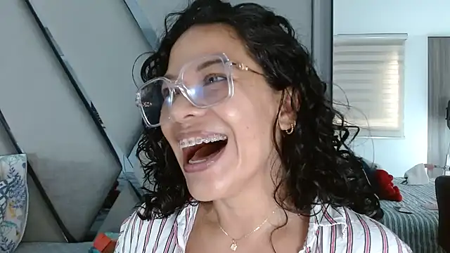 paula daniela1 online show from January 12, 7:19 pm