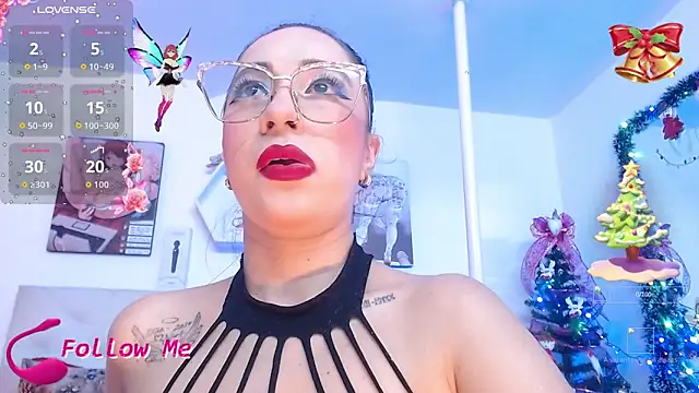 Snapshot of Dagny_beker chatting on December 4, 8:17 pm Dagny beker online show from December 4, 8:17 pm