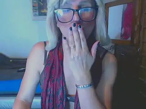 LorenJade online show from March 14, 12:10 am