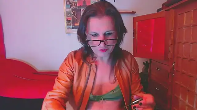 LorenJade online show from October 28, 7:45 am