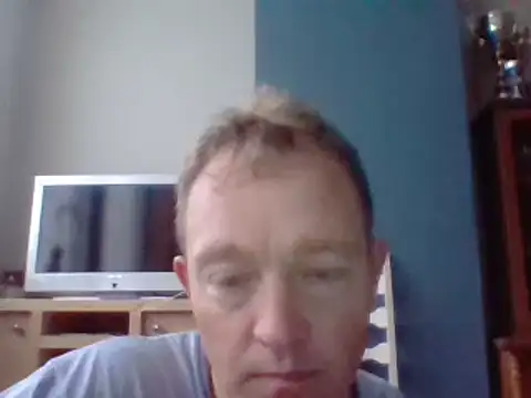 Snapshot of bertolini chatting on December 5, 8:22 am bertolini online show from December 5, 8:22 am