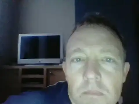 Snapshot of bertolini chatting on December 6, 7:21 am bertolini online show from December 6, 7:21 am