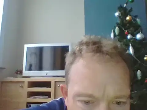 Snapshot of bertolini chatting on December 8, 8:51 am bertolini online show from December 8, 8:51 am