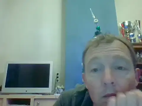 Snapshot of bertolini chatting on December 10, 5:44 pm bertolini online show from December 10, 5:44 pm