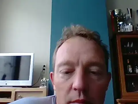 Snapshot of bertolini chatting on March 10, 7:53 am bertolini online show from March 10, 7:53 am