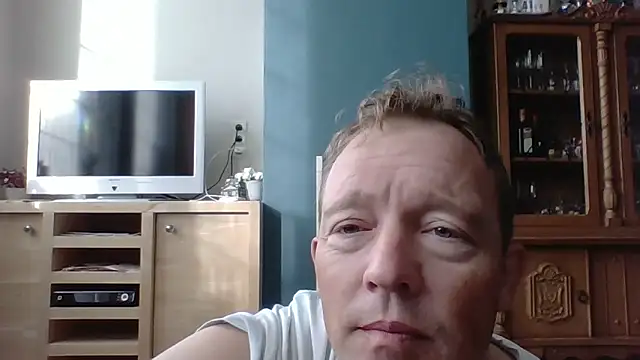 Snapshot of bertolini chatting on September 11, 6:57 am bertolini online show from September 11, 6:57 am