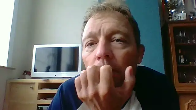 Snapshot of bertolini chatting on September 27, 7:13 am bertolini online show from September 27, 7:13 am