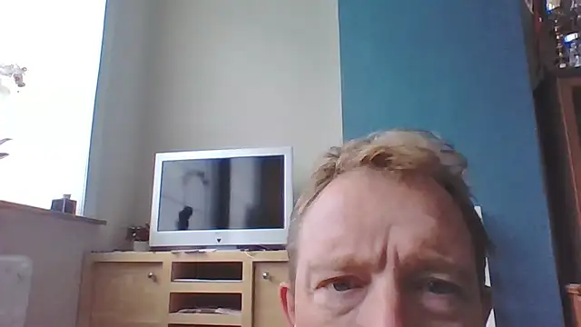 Snapshot of bertolini chatting on October 9, 7:06 am bertolini online show from October 9, 7:06 am