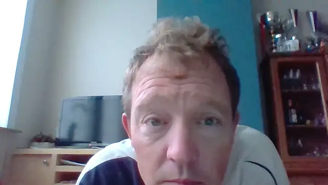 Snapshot of bertolini chatting on October 25, 7:16 am bertolini online show from October 25, 7:16 am