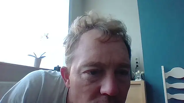 Snapshot of bertolini chatting on October 30, 8:16 am bertolini online show from October 30, 8:16 am