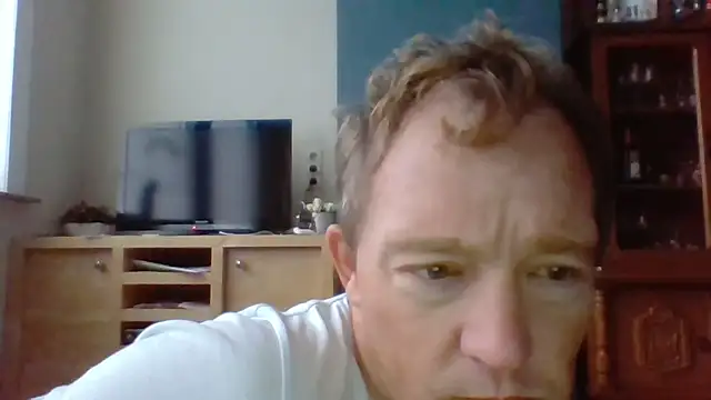 Snapshot of bertolini chatting on November 1, 7:54 am bertolini online show from November 1, 7:54 am