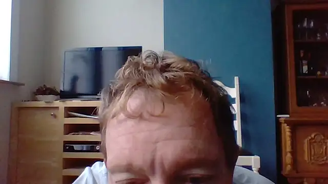 Snapshot of bertolini chatting on November 2, 7:33 am bertolini online show from November 2, 7:33 am