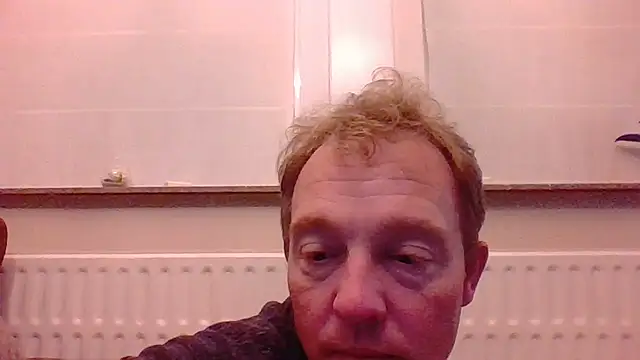 Snapshot of bertolini chatting on November 7, 10:10 pm bertolini online show from November 7, 10:10 pm