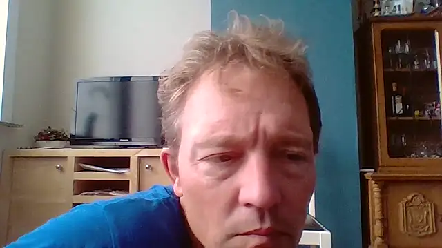 Snapshot of bertolini chatting on November 17, 8:20 am bertolini online show from November 17, 8:20 am