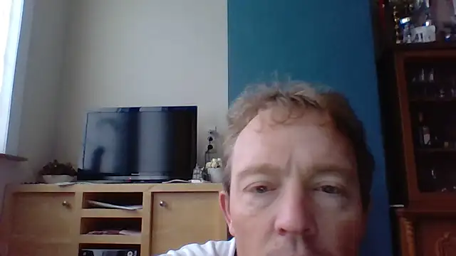 Snapshot of bertolini chatting on December 1, 8:19 am bertolini online show from December 1, 8:19 am