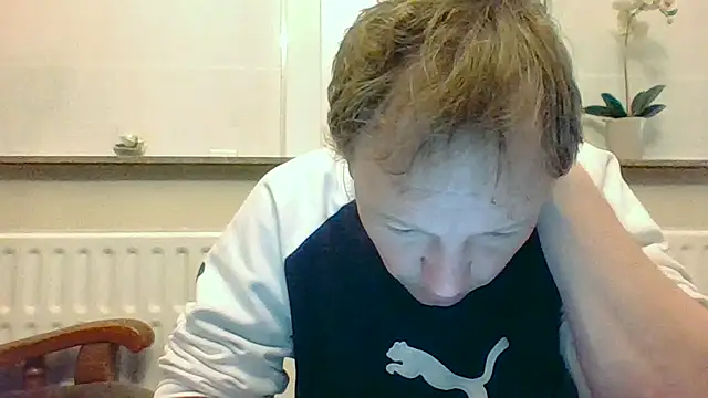 Snapshot of bertolini chatting on April 24, 8:00 pm bertolini online show from April 24, 8:00 pm