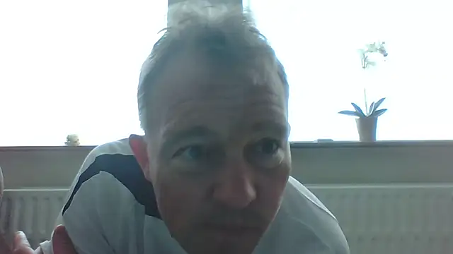 Snapshot of bertolini chatting on May 18, 7:03 am bertolini online show from May 18, 7:03 am