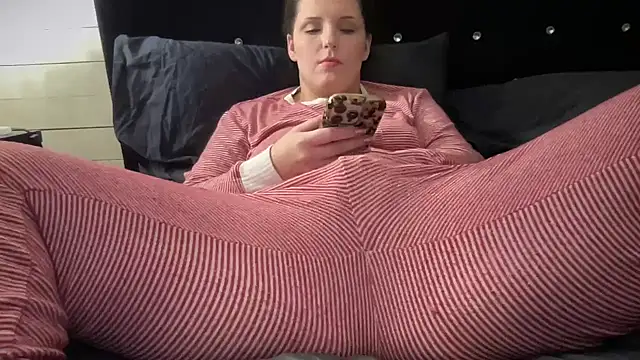 sexylilly69 online show from February 28, 5:48 am