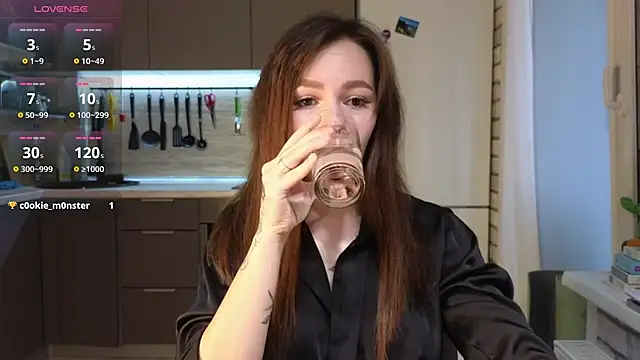 girl with snaketatto0 online show from March 19, 2:48 am