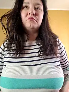 Snapshot of AlexaLexie chatting on October 22, 8:03 am AlexaLexie online show from October 22, 8:03 am