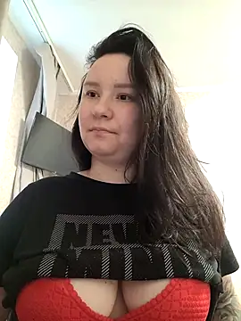 Snapshot of AlexaLexie chatting on December 3, 8:34 am AlexaLexie online show from December 3, 8:34 am