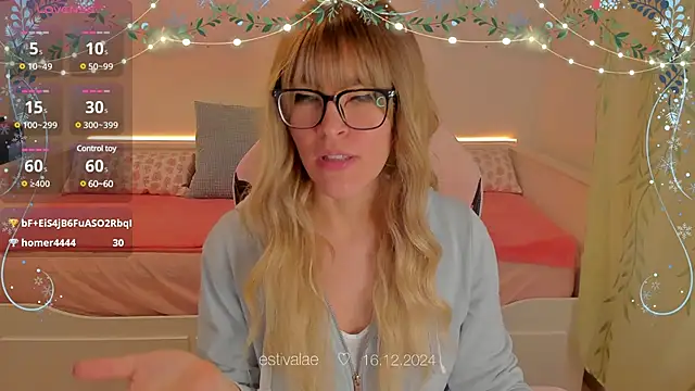 Snapshot of estivalae chatting on December 16, 4:27 pm estivalae online show from December 16, 4:27 pm