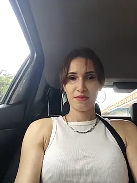 Irresistible24 online show from November 14, 7:45 pm