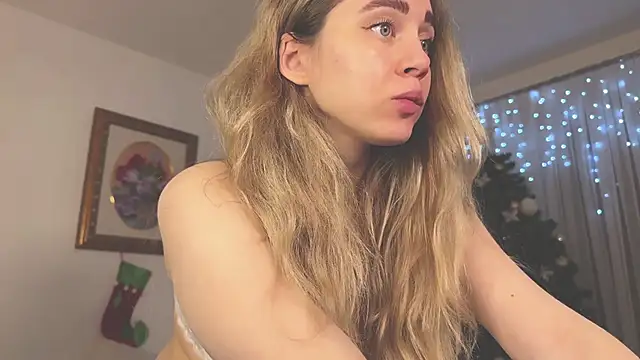 Snapshot of hotexclusive_ chatting on January 1, 4:39 am hotexclusive  online show from January 1, 4:39 am