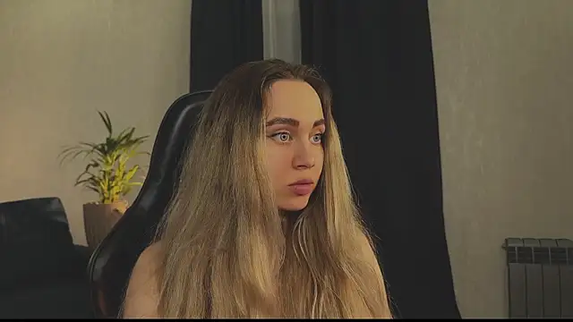 Snapshot of hotexclusive_ chatting on March 22, 11:20 pm hotexclusive  online show from March 22, 11:20 pm