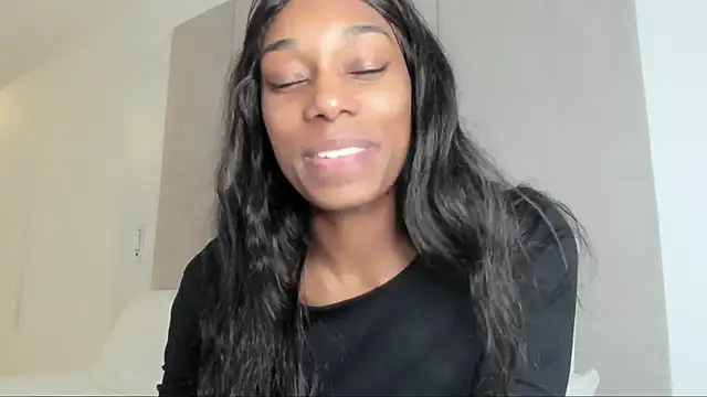 Snapshot of smileybabe chatting on February 20, 4:25 pm smileybabe online show from February 20, 4:25 pm