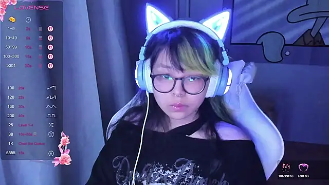 Snapshot of maydaykimmy chatting on March 5, 8:21 pm maydaykimmy online show from March 5, 8:21 pm