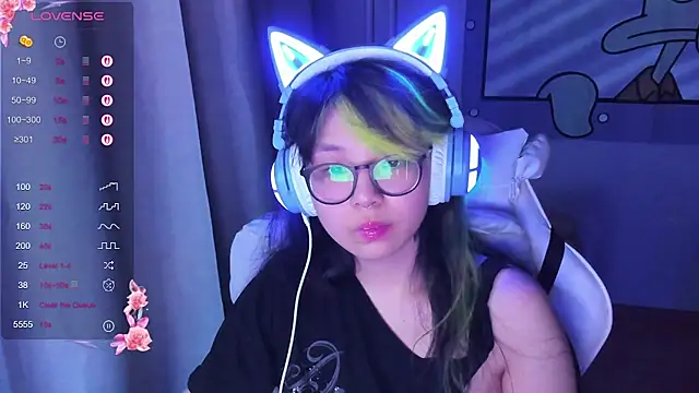 Snapshot of maydaykimmy chatting on March 6, 2:19 am maydaykimmy online show from March 6, 2:19 am