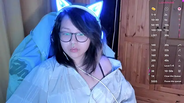 maydaykimmy online show from June 15, 8:33 pm