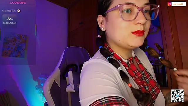 Snapshot of eva_rosse69 chatting on July 13, 12:08 pm eva rosse69 online show from July 13, 12:08 pm