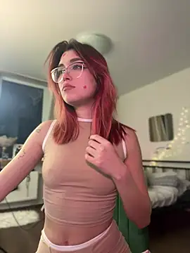 Snapshot of Evangeline_Lawrence_ chatting on February 7, 7:17 pm Evangeline Lawrence  online show from February 7, 7:17 pm
