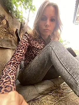 Anita-Smith online show from May 25, 9:59 am