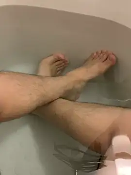 Snapshot of khjp24 chatting on February 27, 12:13 pm khjp24 online show from February 27, 12:13 pm