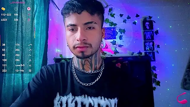 Snapshot of JuanCamiilo_66 chatting on May 28, 9:45 pm JuanCamiilo 66 online show from May 28, 9:45 pm