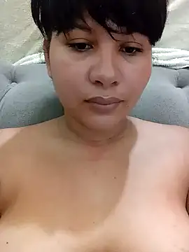 Snapshot of Yara0k chatting on January 29, 9:44 am Yara0k online show from January 29, 9:44 am