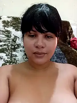 Snapshot of Yara0k chatting on February 7, 9:47 am Yara0k online show from February 7, 9:47 am