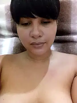 Snapshot of Yara0k chatting on February 11, 9:09 am Yara0k online show from February 11, 9:09 am