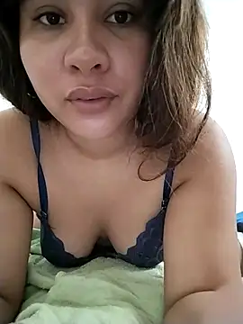 Snapshot of Yara0k chatting on October 15, 9:42 am Yara0k online show from October 15, 9:42 am