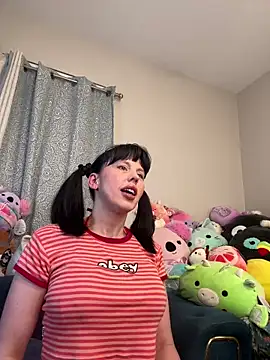 Snapshot of amberchasexxx chatting on January 9, 8:13 am amberchasexxx online show from January 9, 8:13 am