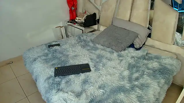 Natalyefoster online show from November 13, 6:29 pm