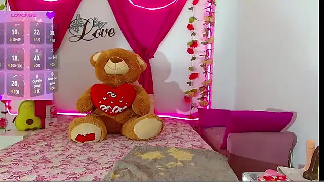 natashakissess online show from January 4, 3:39 pm