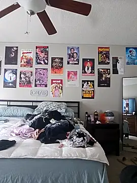 honeeyyy pot online show from March 17, 5:27 pm